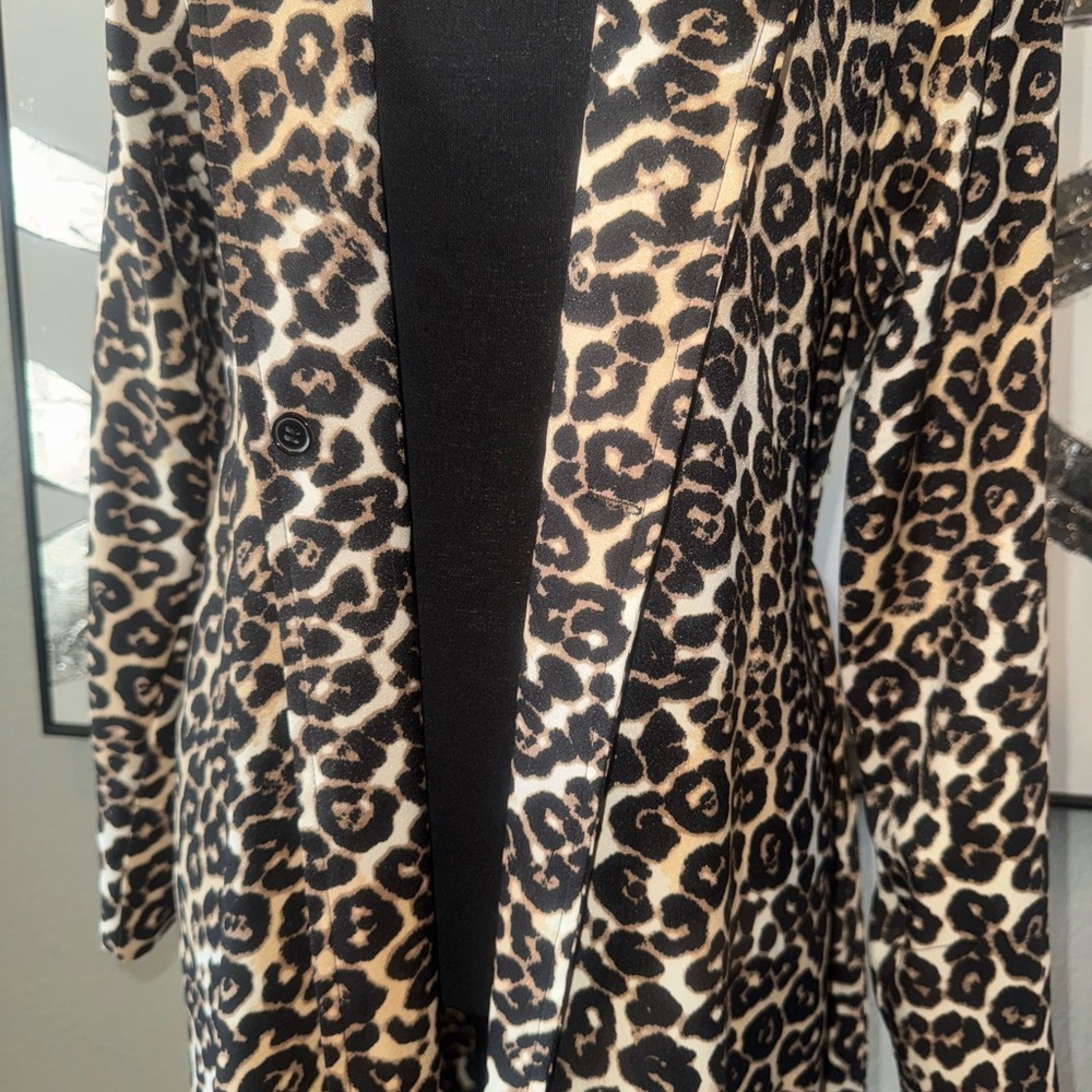 Gianni Bini Leopard-Print Satin Duster in Black Beige Cream - Picture 2 of 7